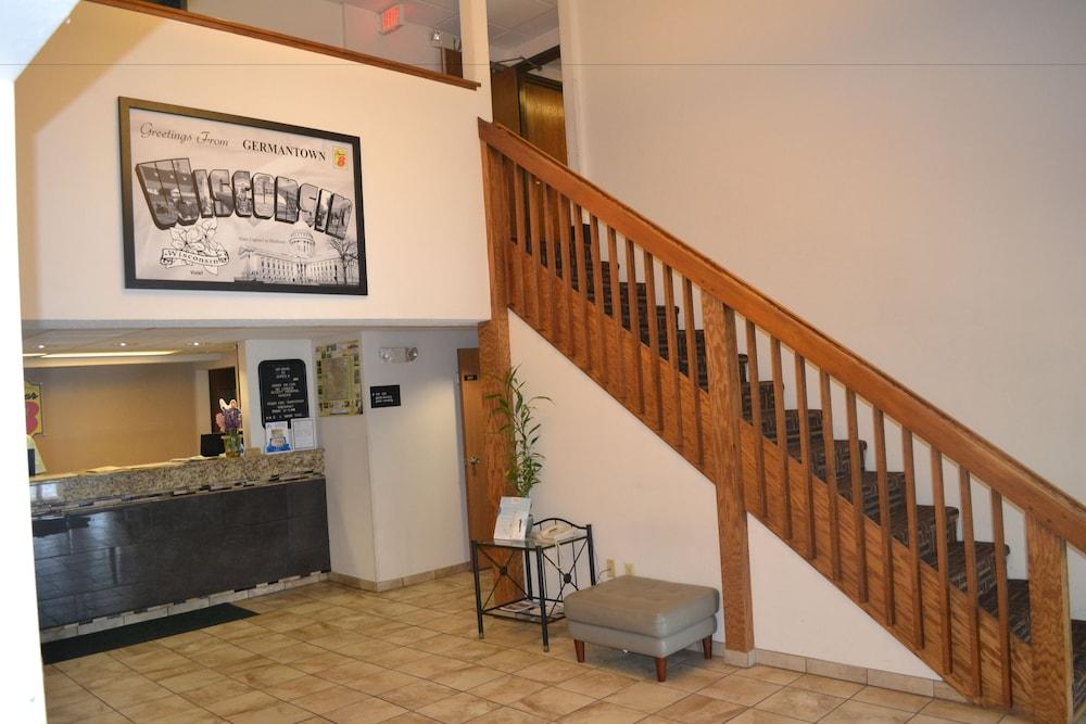 Hotel Super 8 By Wyndham Germantown/Milwaukee Zewnętrze zdjęcie