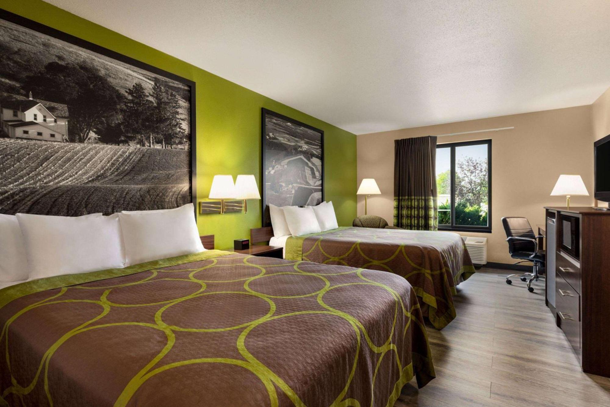 Hotel Super 8 By Wyndham Germantown/Milwaukee Zewnętrze zdjęcie