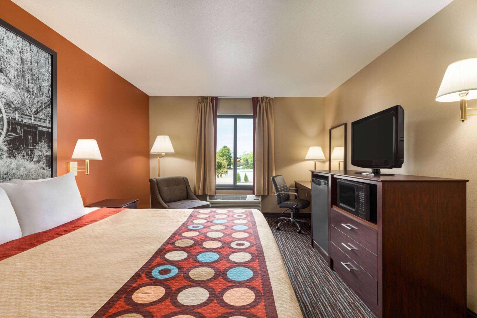 Hotel Super 8 By Wyndham Germantown/Milwaukee Zewnętrze zdjęcie