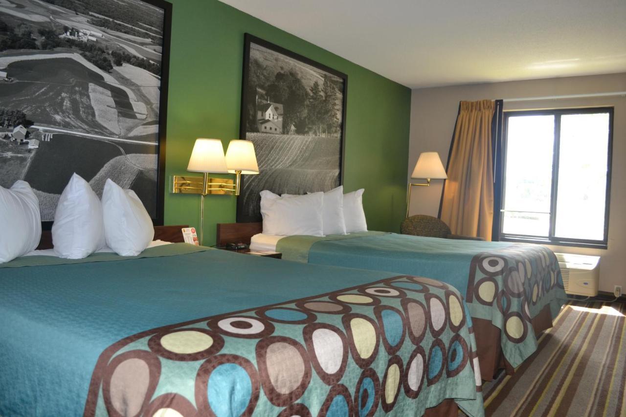 Hotel Super 8 By Wyndham Germantown/Milwaukee Zewnętrze zdjęcie